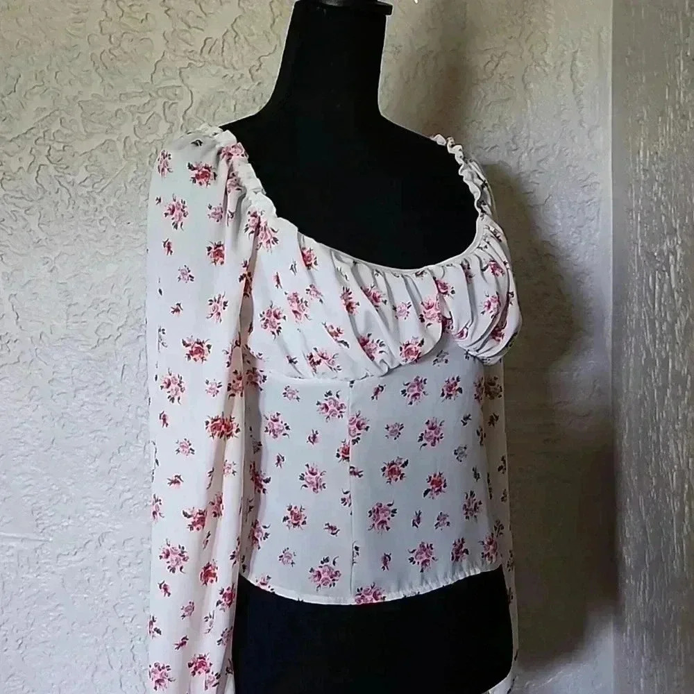 AROUND White pink floral blouse sweetheart neck - Picture 7 of 9